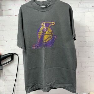 Acid wash Lakers tee